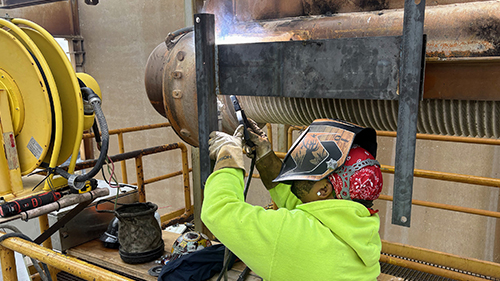 On-Site Structural Welding Of P&H Hoist Panel System